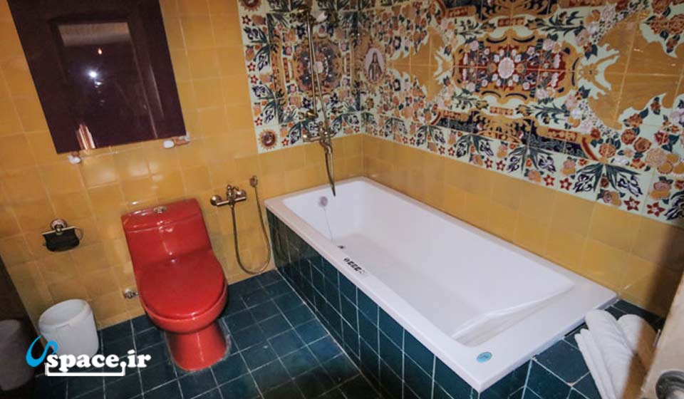 سرویس بهداشتی اتاق های هتل سنتی عمارت فیل - شیراز